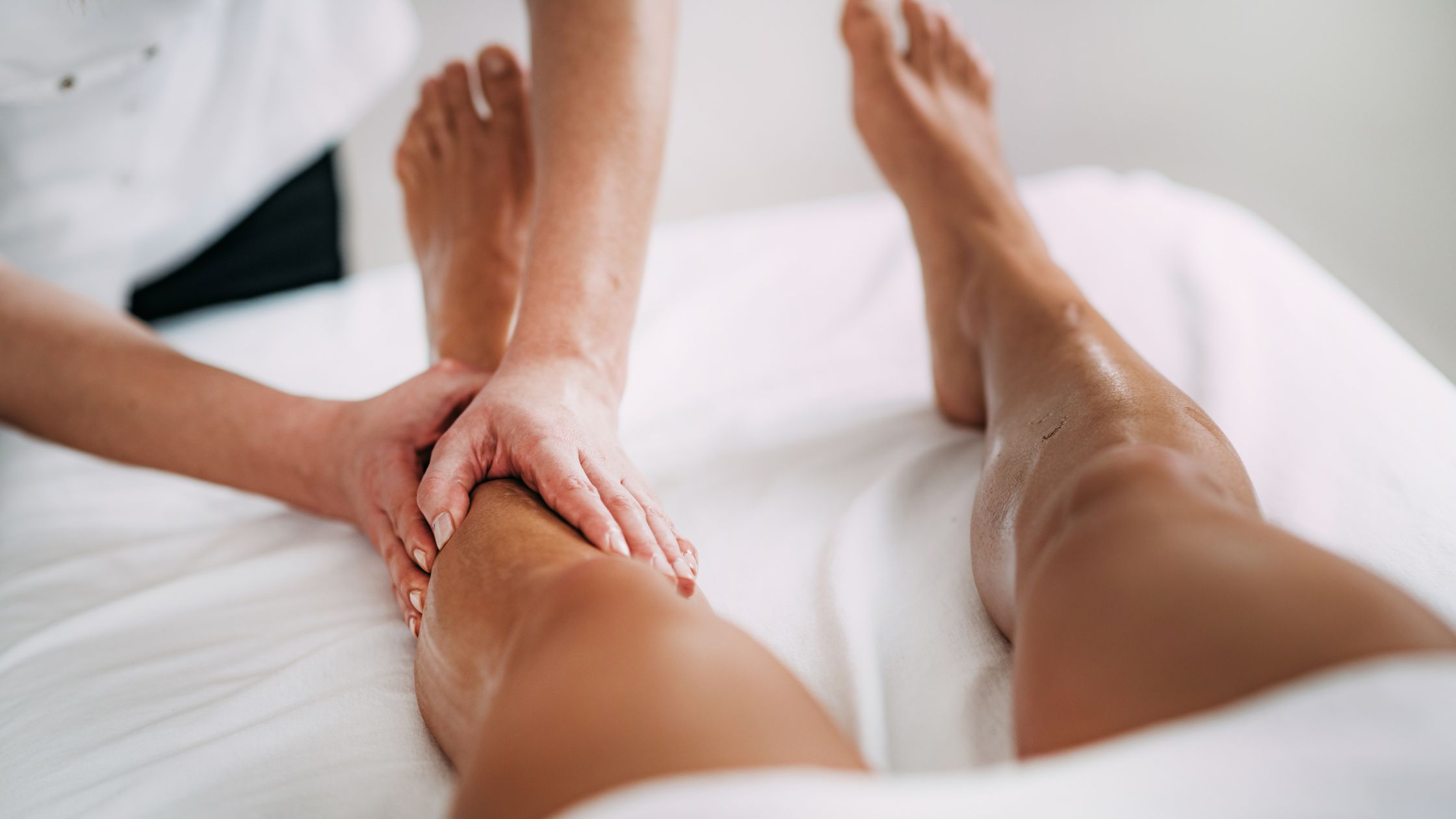 woman receiving medical massage in philadelphia PA
